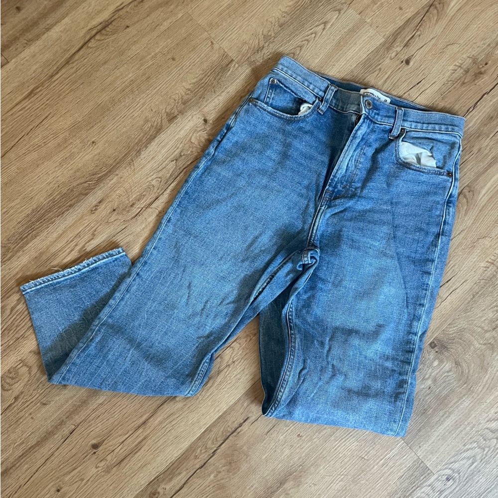 Abercrombie & Fitch High Rise Straight Jeans